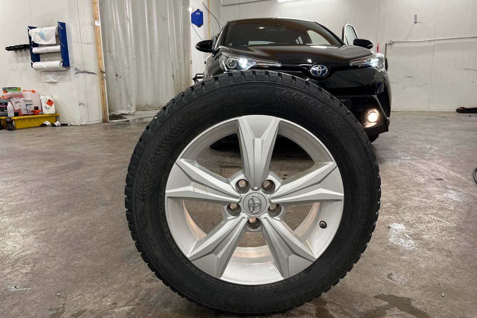 Toyota C-HR iso kuva 14