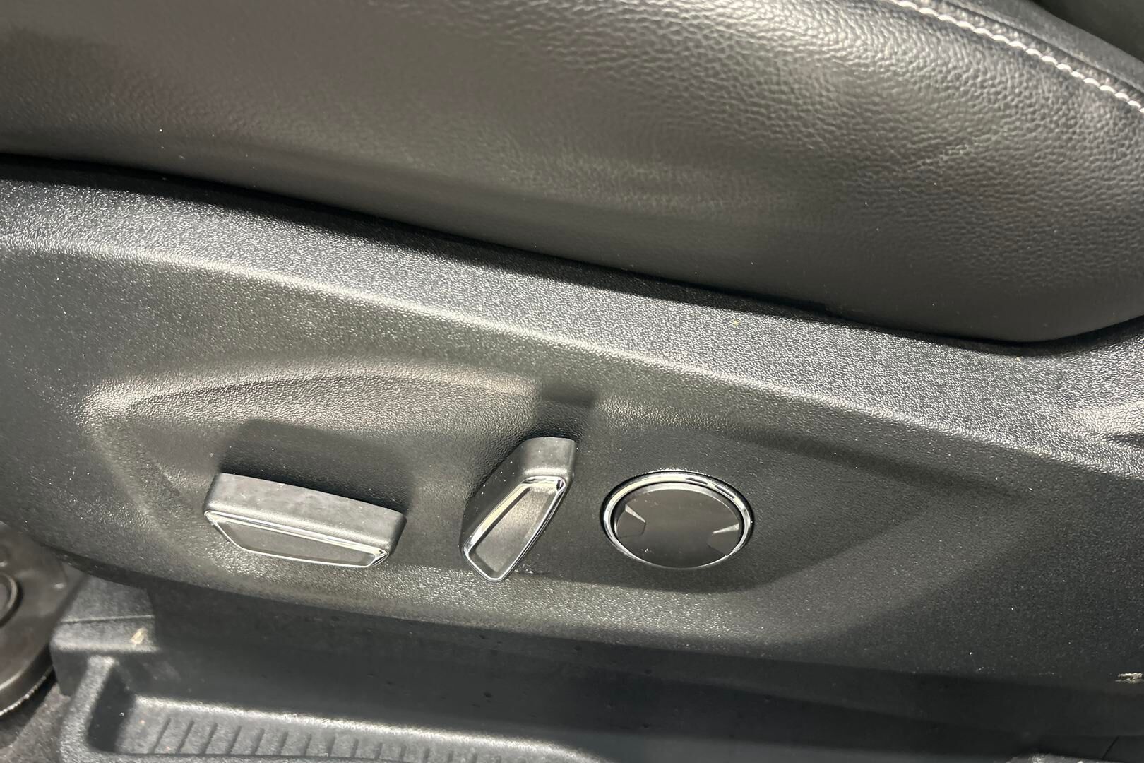 Ford S-Max iso kuva 20