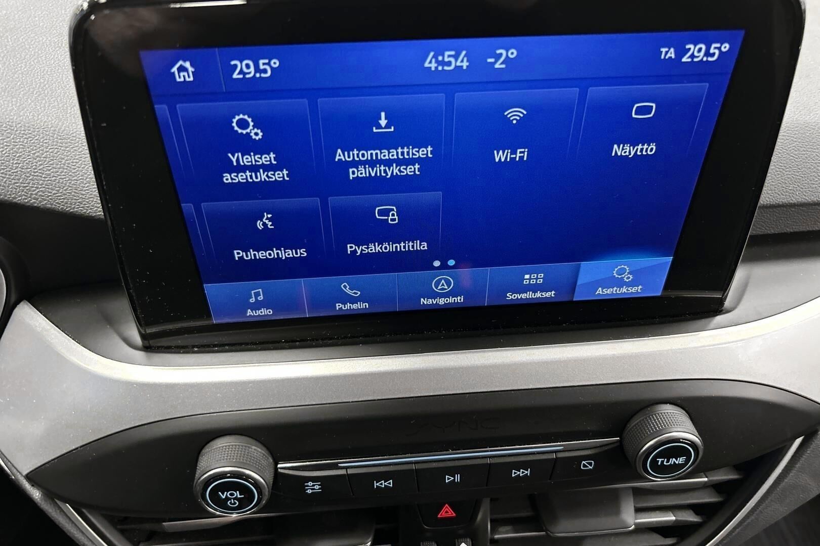 Ford Focus iso kuva 17