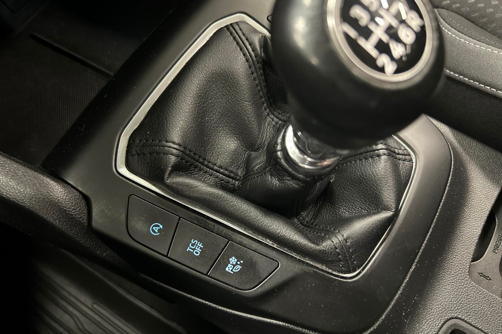 Ford Focus iso kuva 20