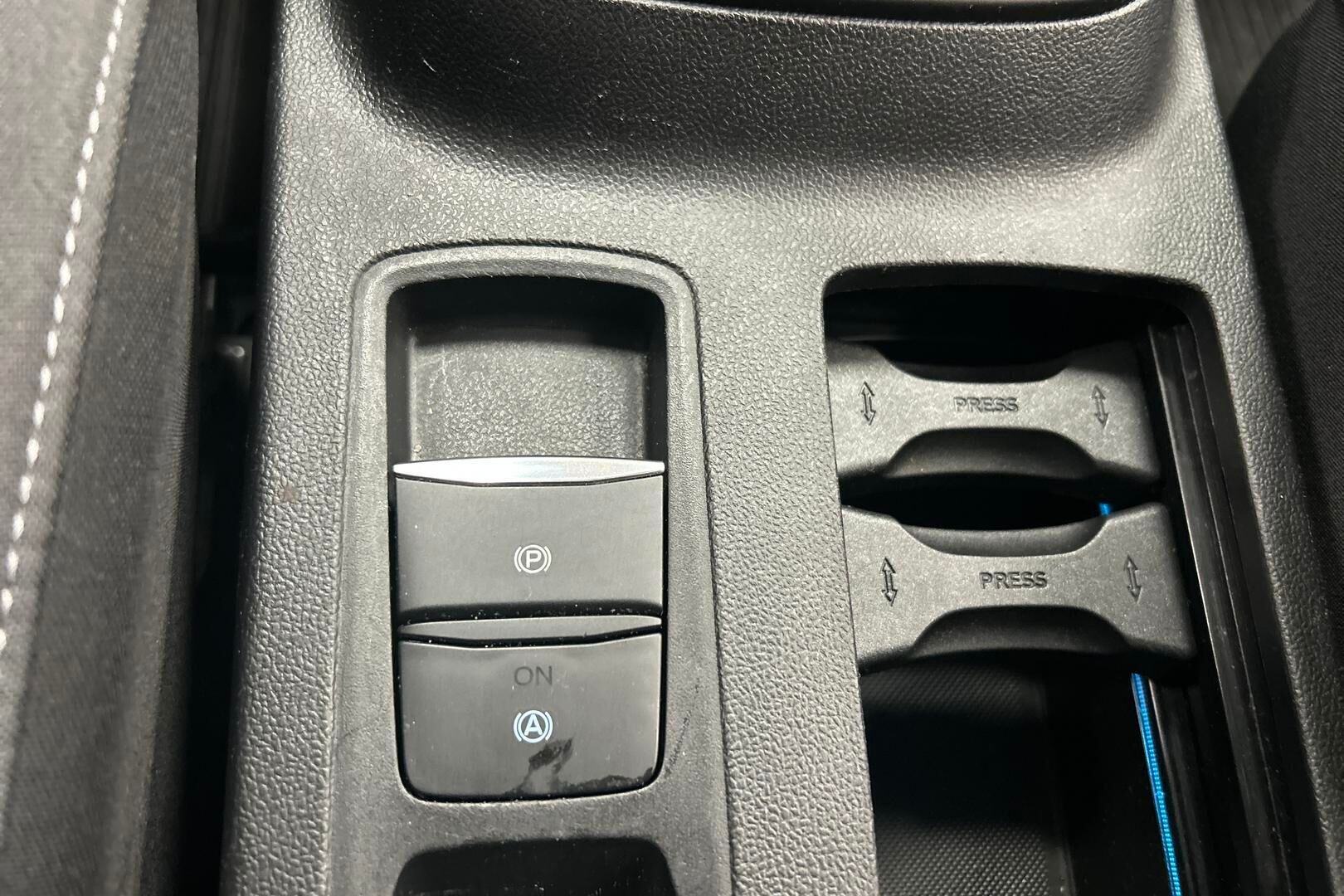 Ford Focus iso kuva 21