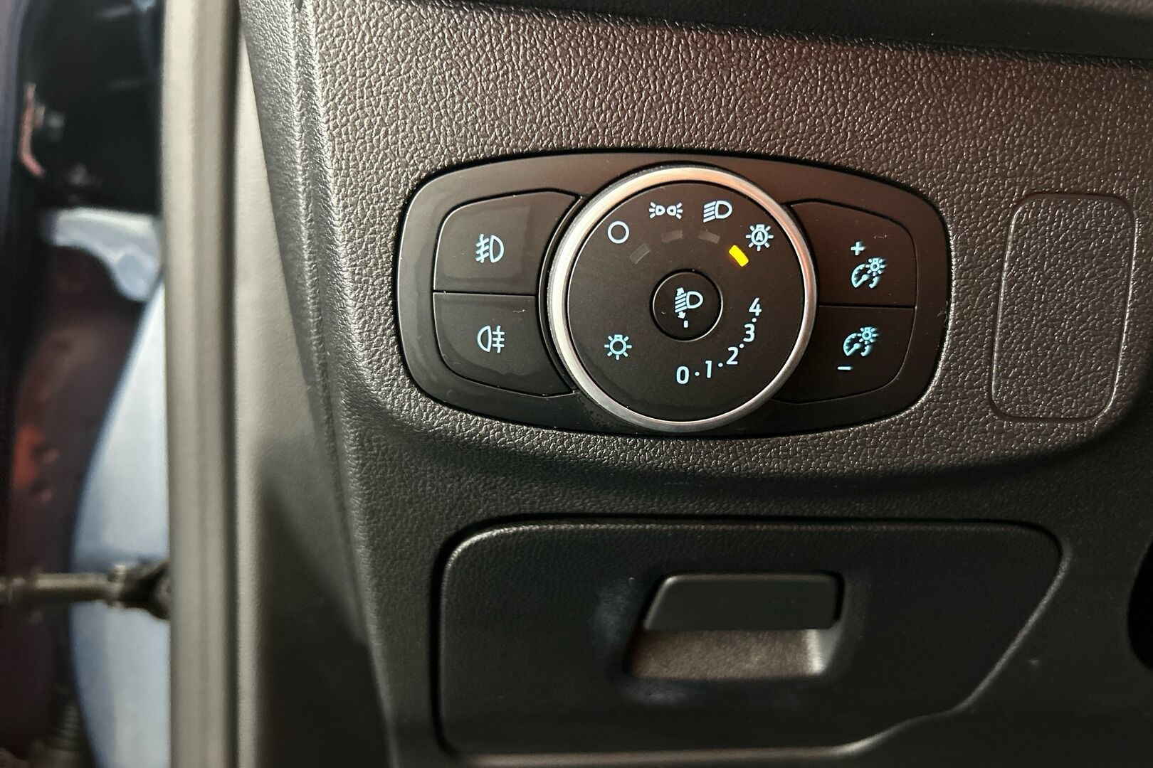 Ford Focus iso kuva 23