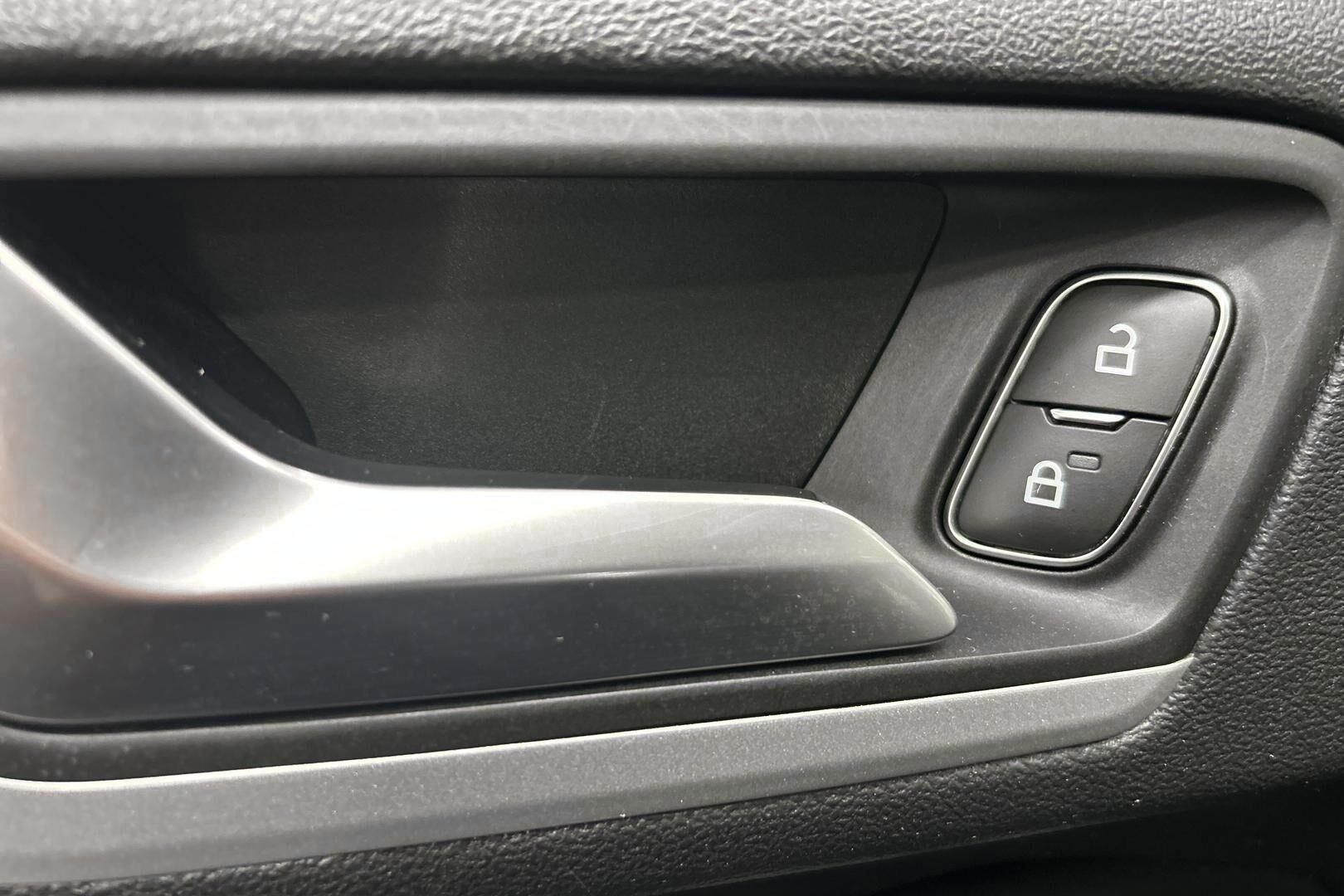 Ford Focus iso kuva 26