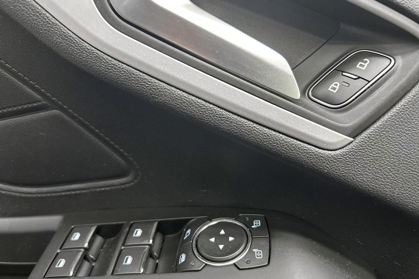 Ford Focus iso kuva 26