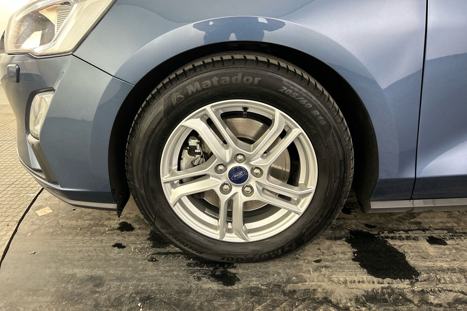 Ford Focus iso kuva 7