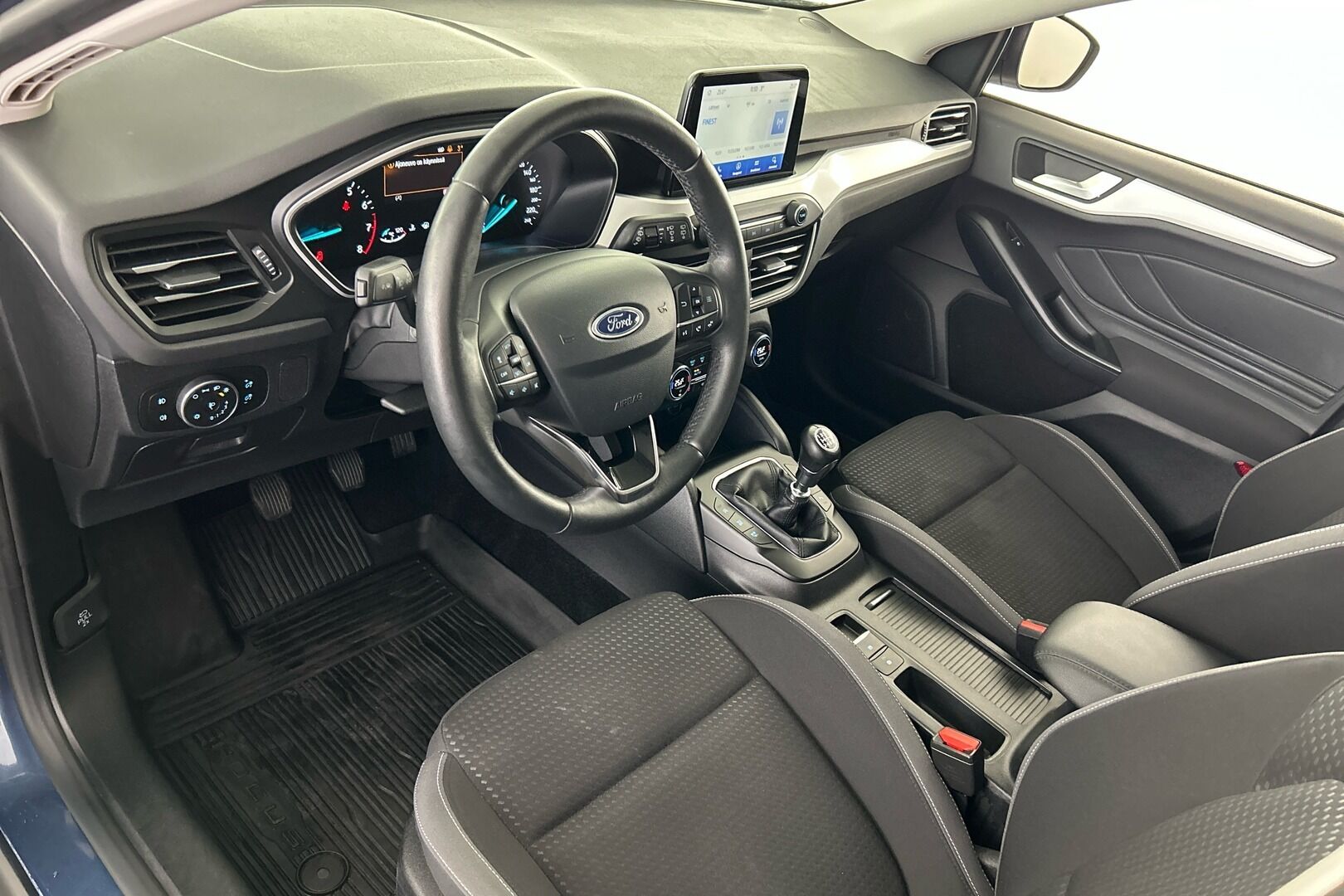 Ford Focus iso kuva 8