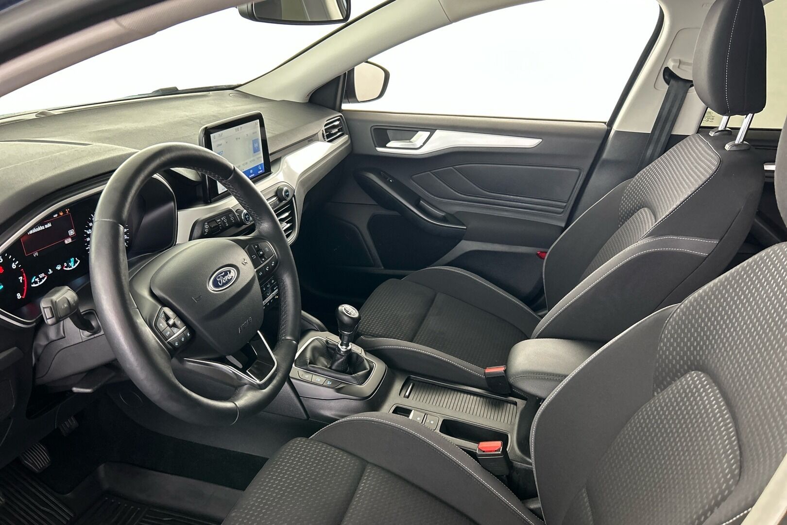 Ford Focus iso kuva 9