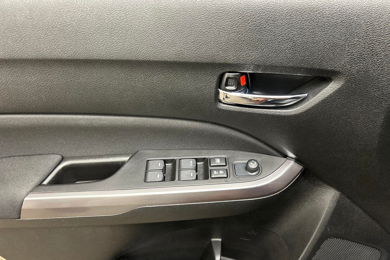 Suzuki Vitara iso kuva 22