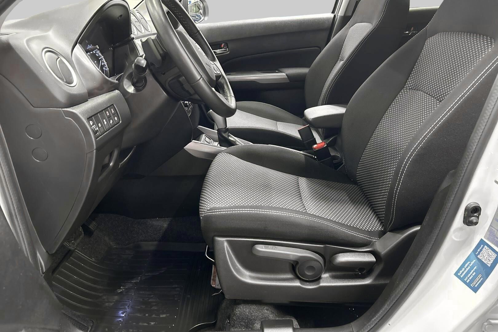 Suzuki Vitara iso kuva 9