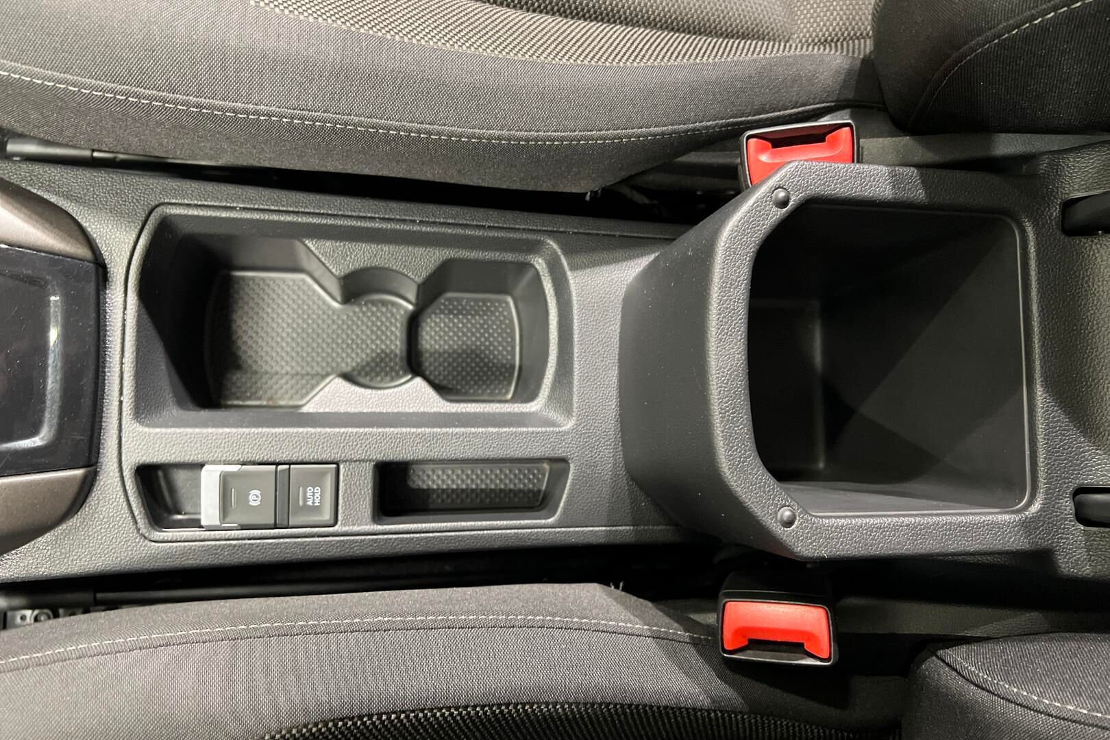 Volkswagen T-Roc iso kuva 19