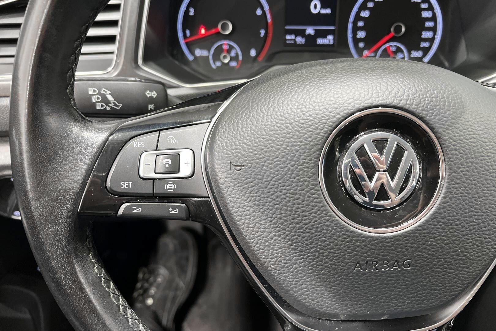 Volkswagen T-Roc iso kuva 22