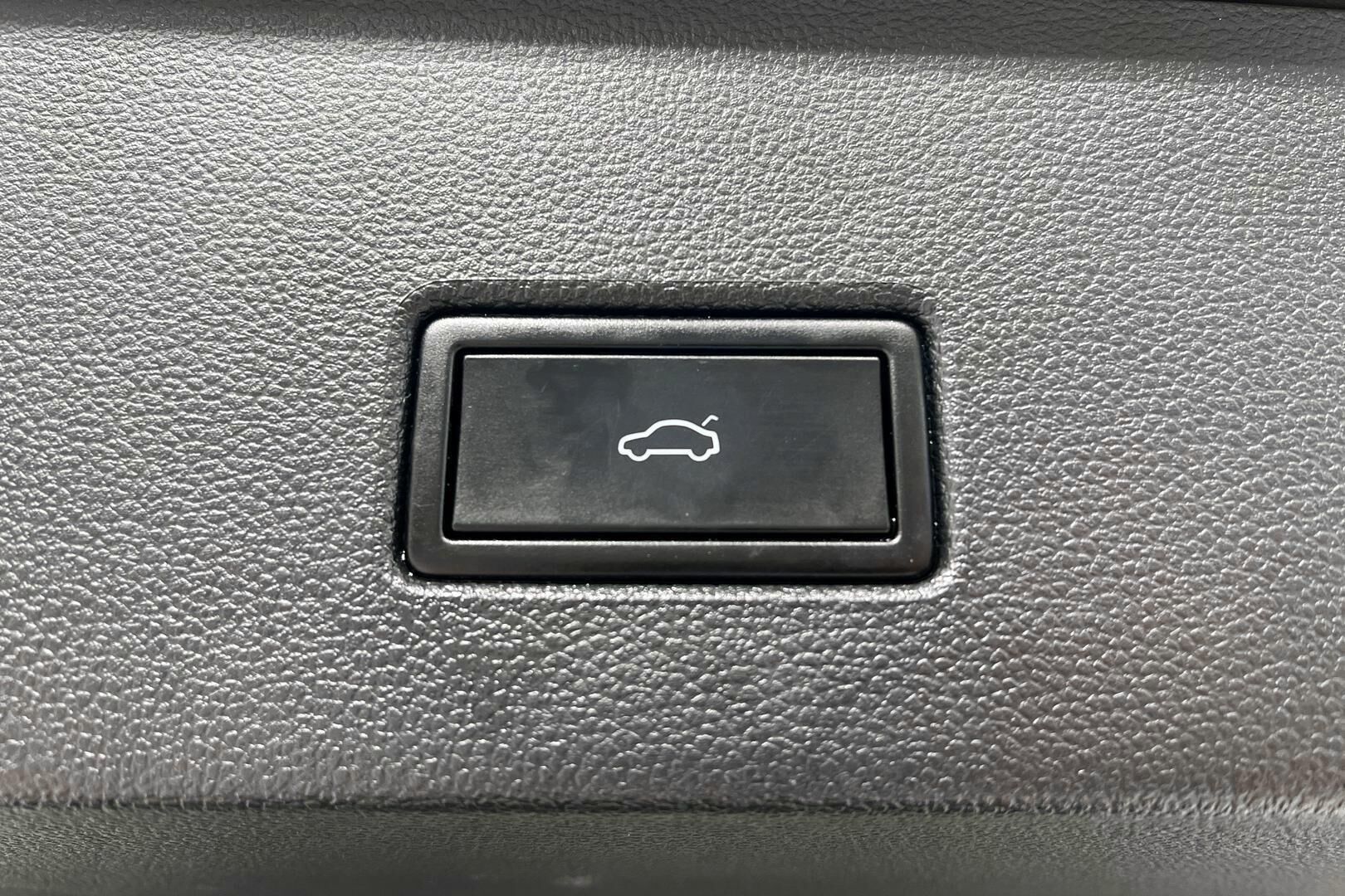 Volkswagen T-Roc iso kuva 28