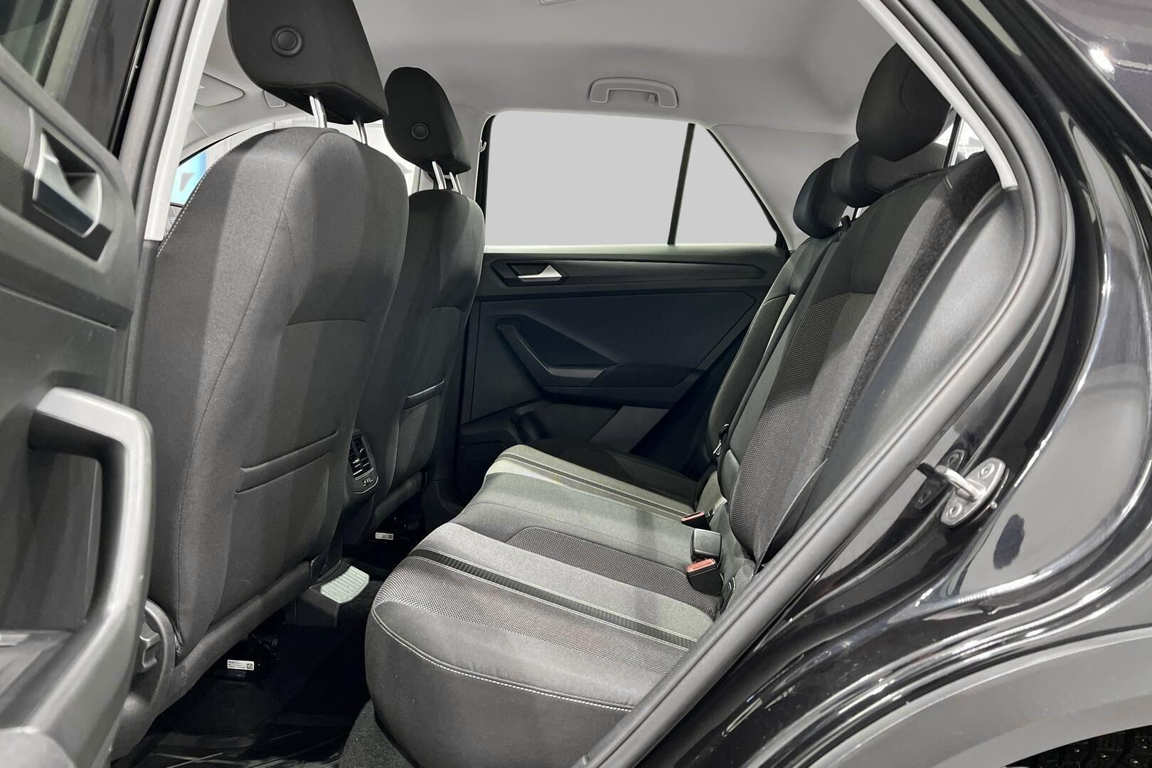 Volkswagen T-Roc iso kuva 8