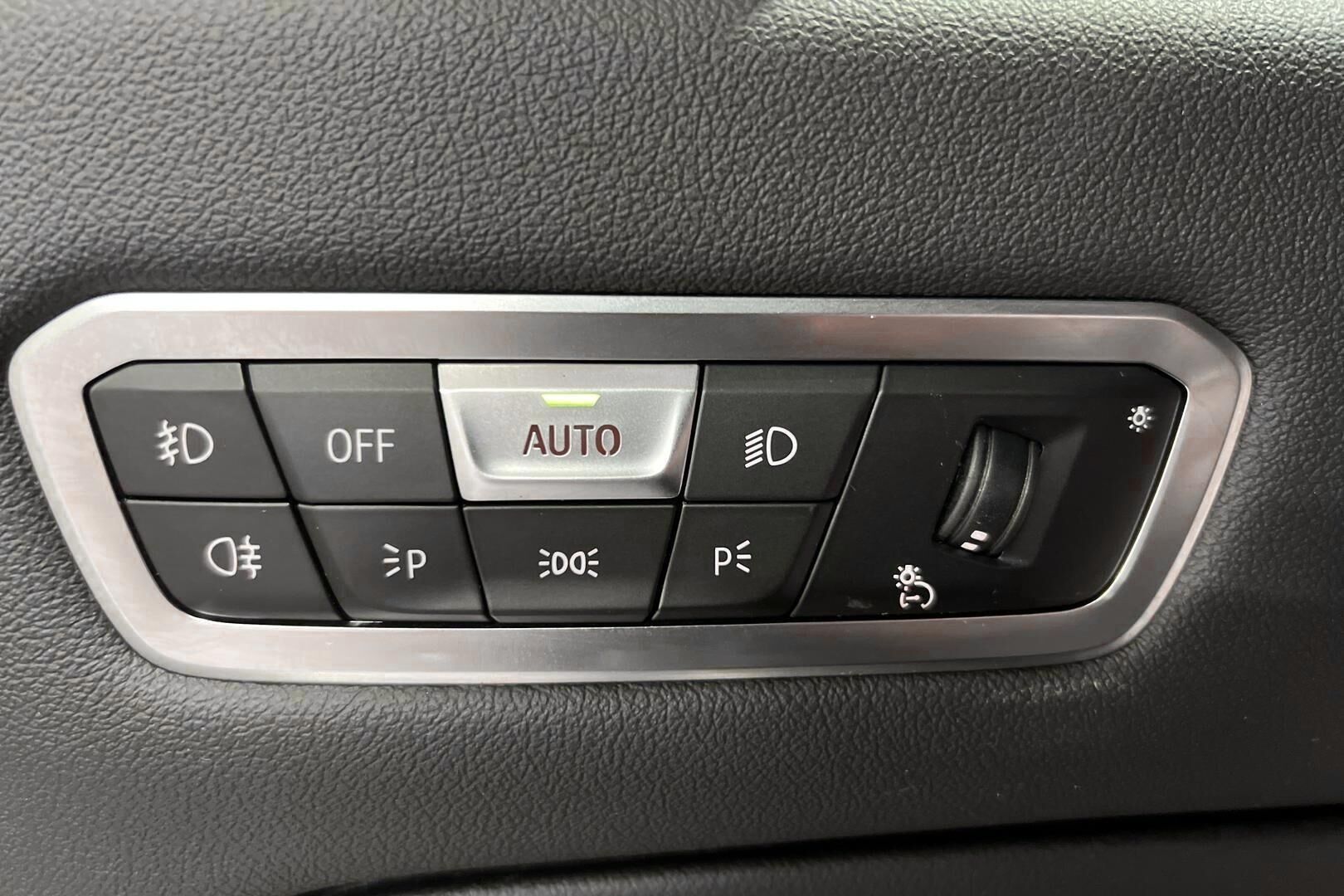 BMW X5 iso kuva 13