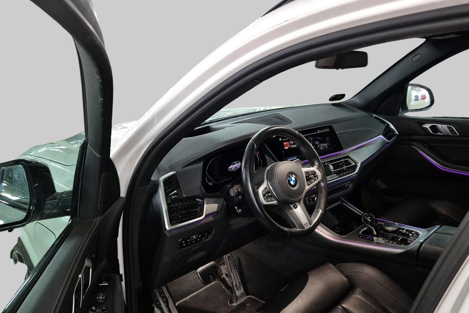 BMW X5 iso kuva 2