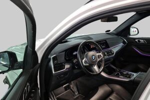 BMW X5 esikatselu 2