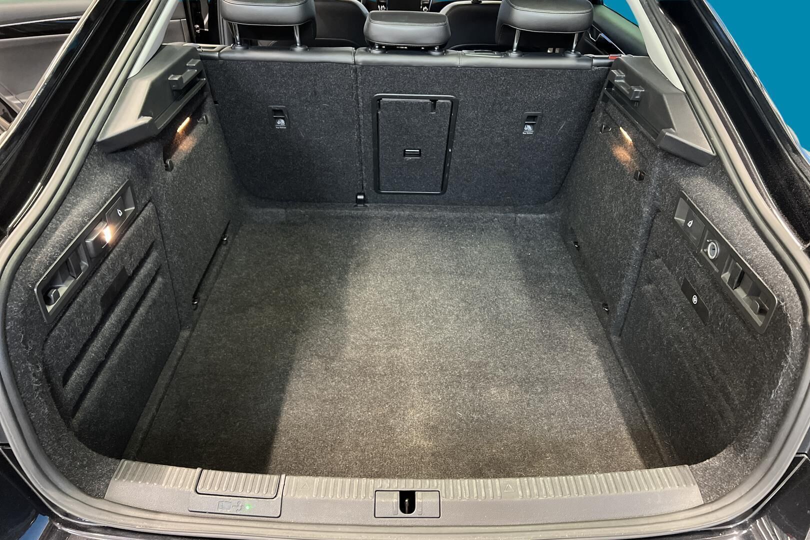 Skoda Superb iso kuva 11