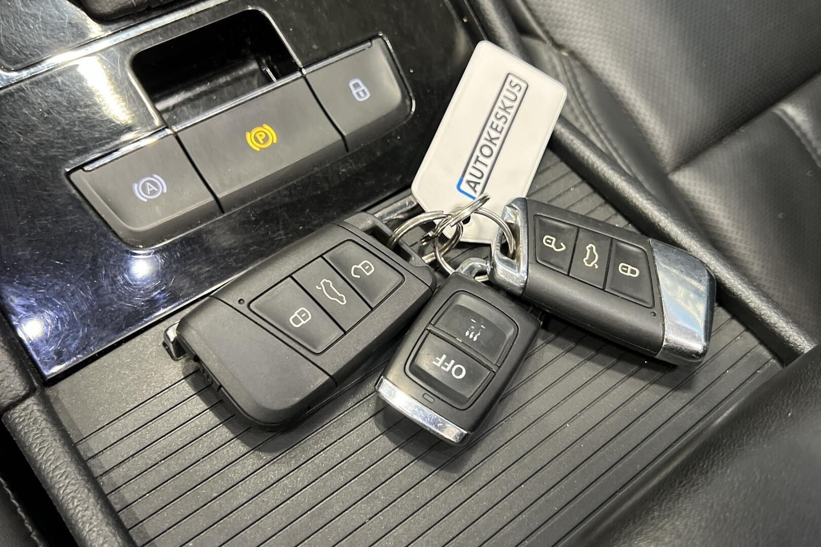 Skoda Superb iso kuva 21