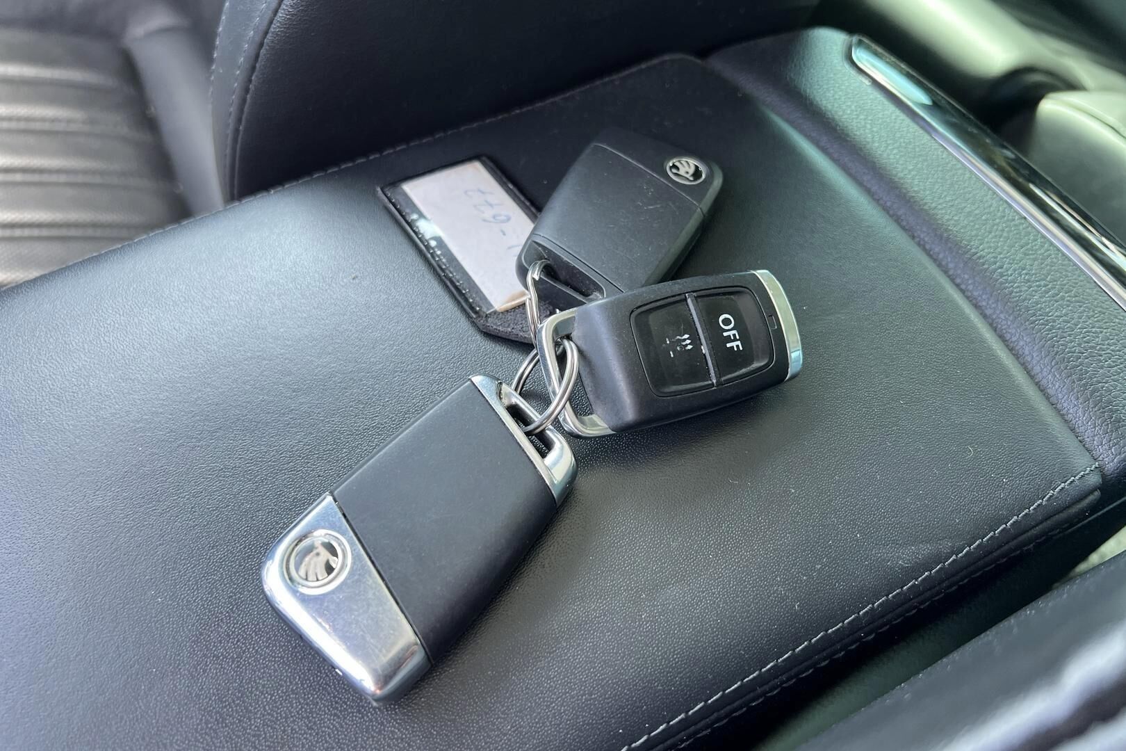 Skoda Superb iso kuva 4