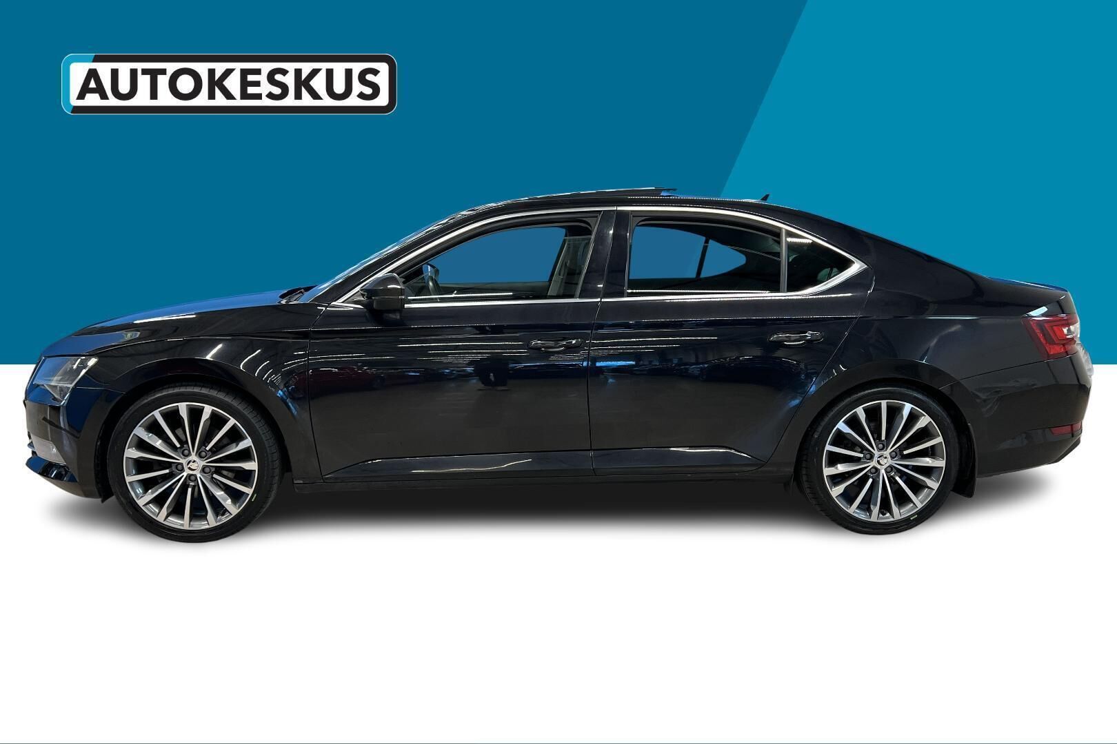 Skoda Superb iso kuva 7