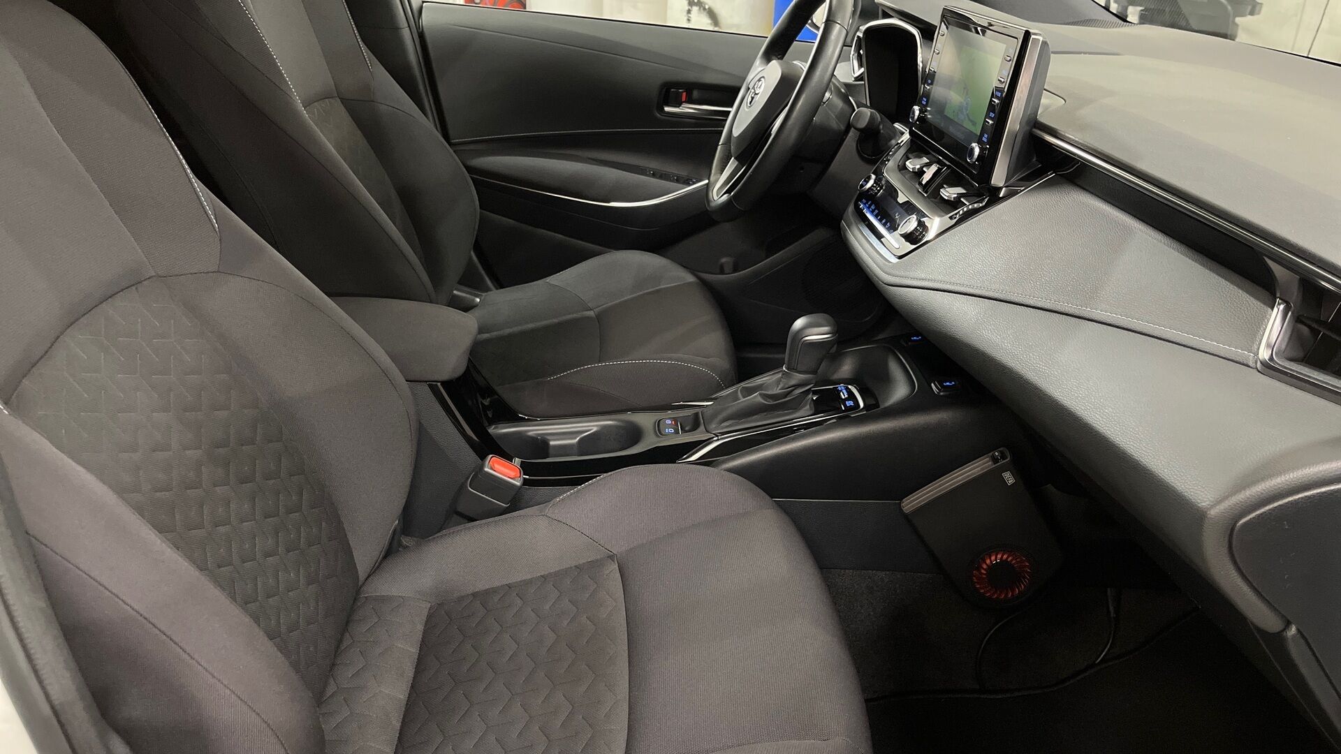 Toyota Corolla iso kuva 18