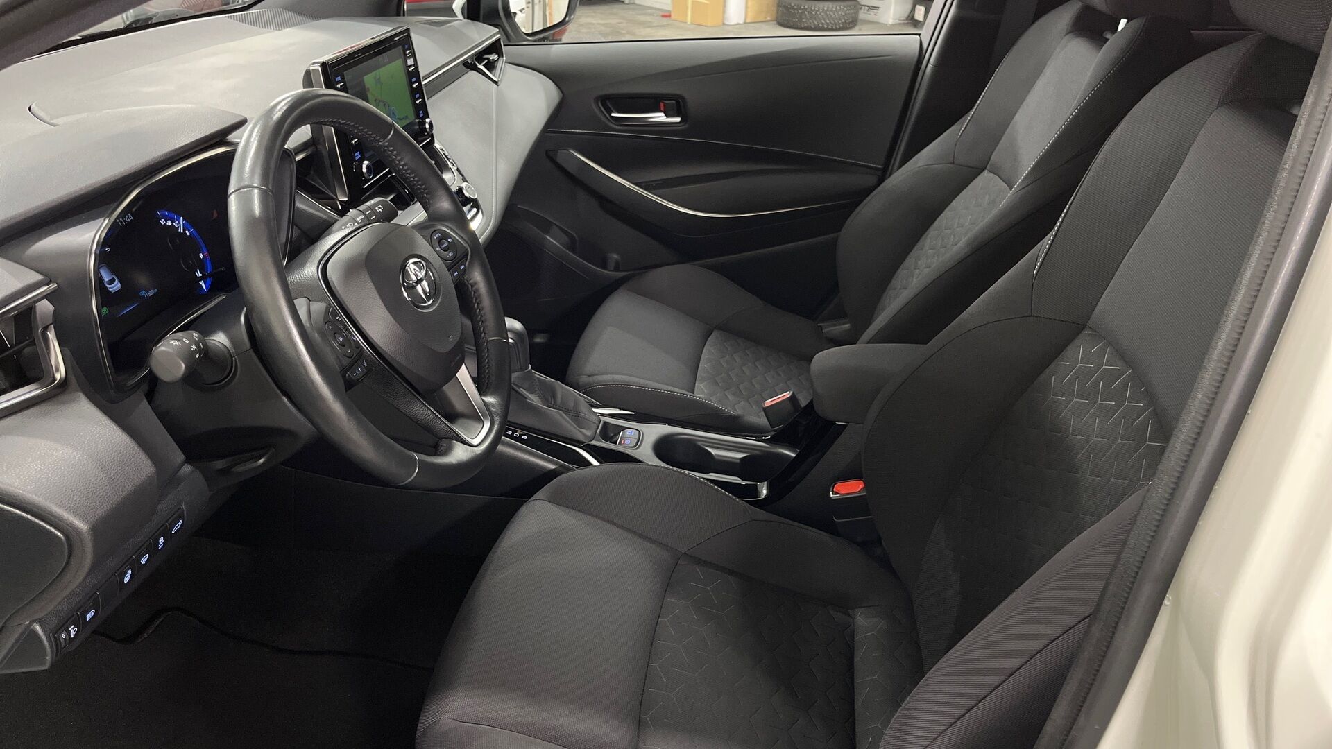 Toyota Corolla iso kuva 9