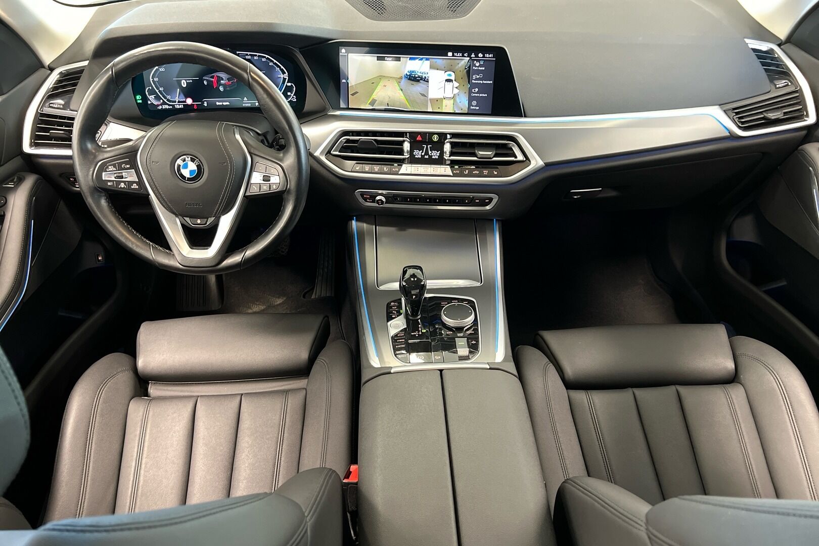 BMW X5 iso kuva 25