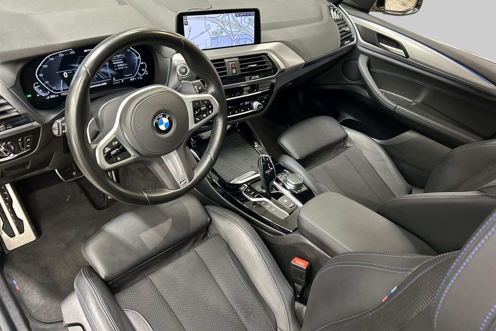BMW X3 iso kuva 10