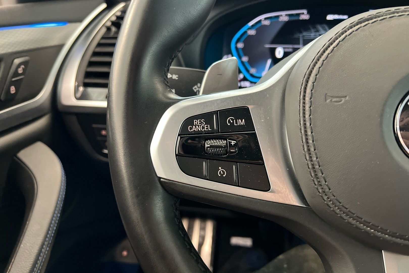 BMW X3 iso kuva 13