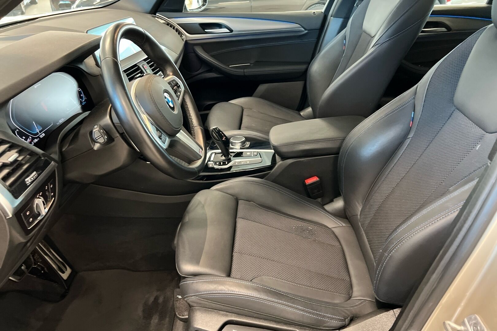 BMW X3 iso kuva 8