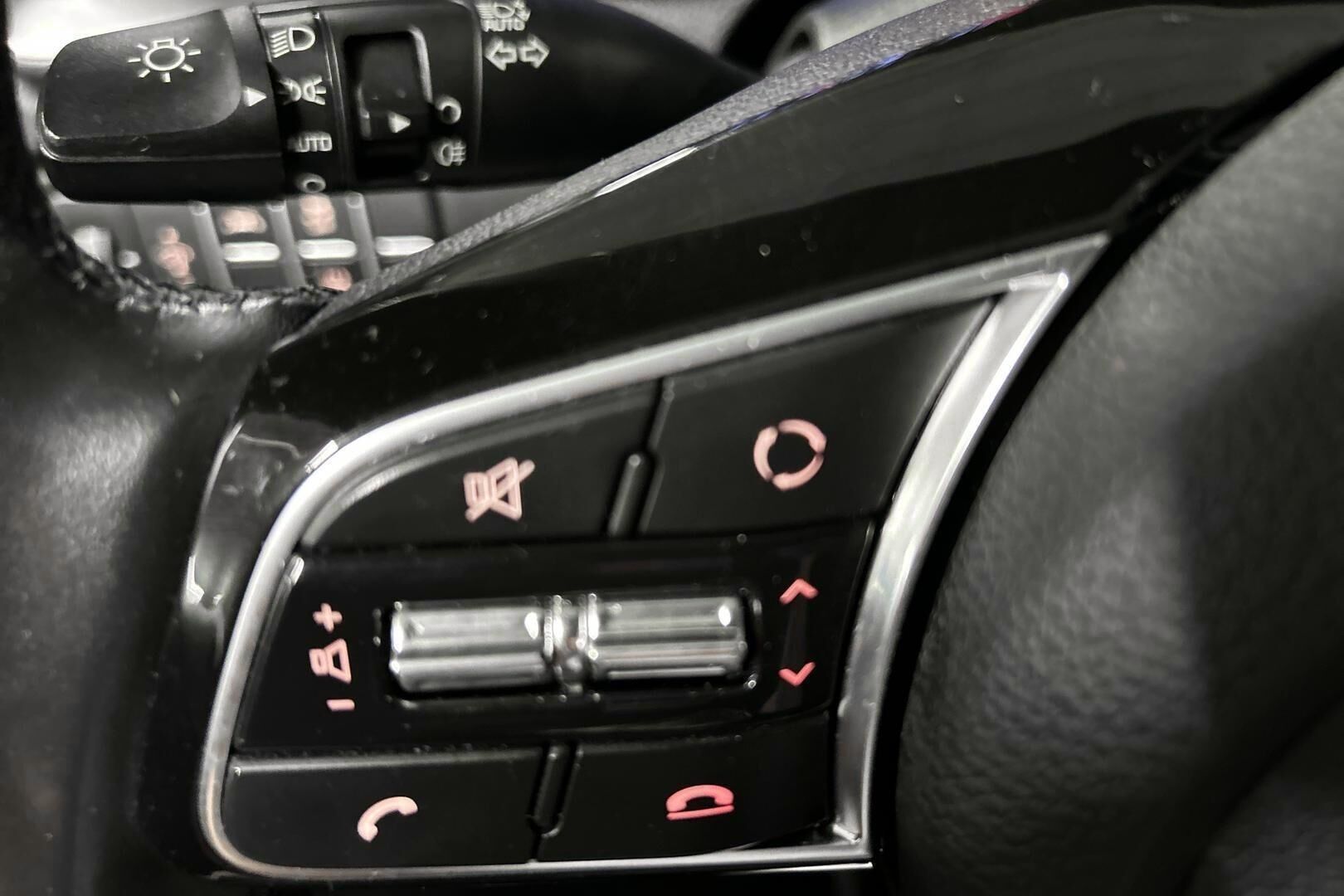 Kia Ceed iso kuva 20