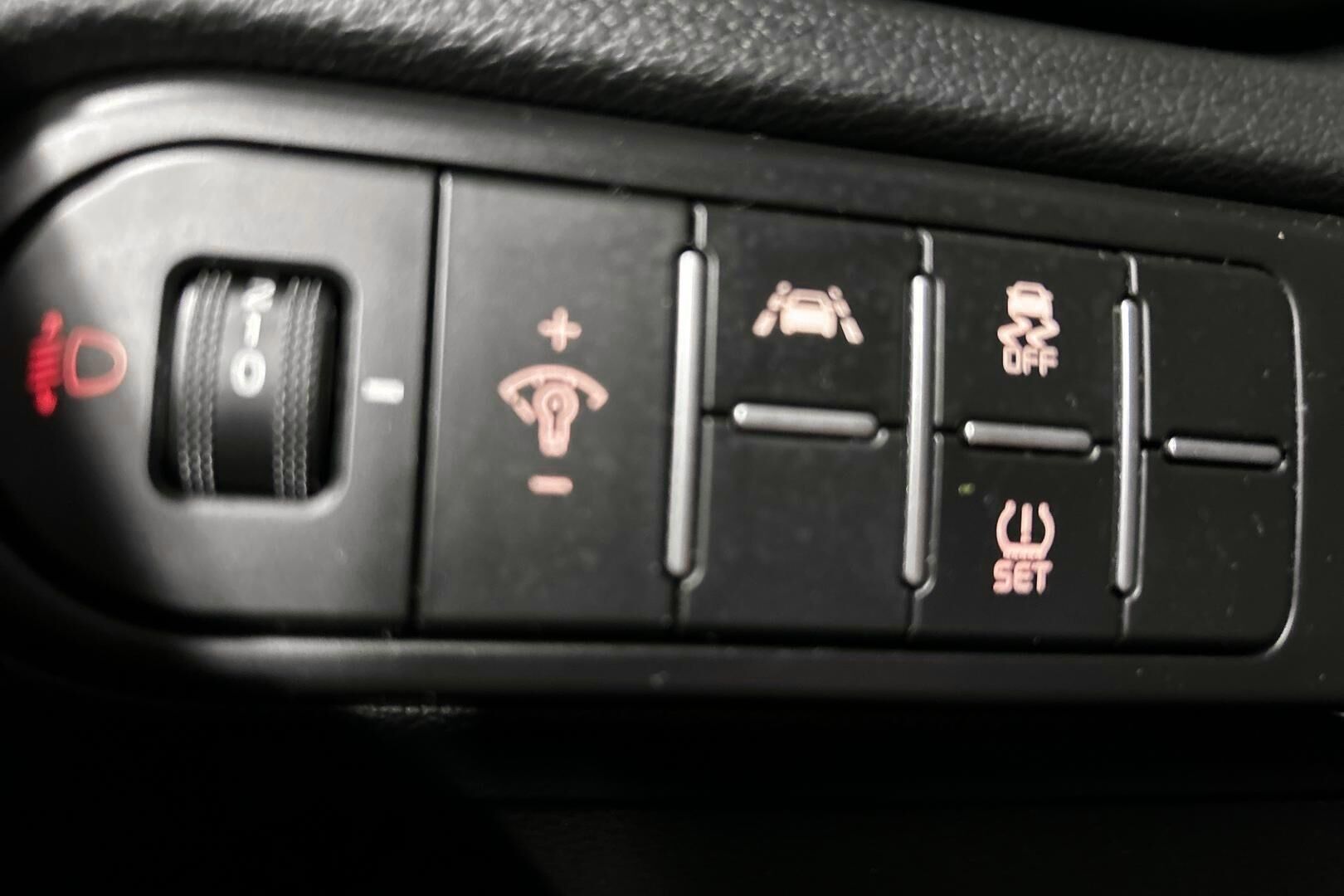 Kia Ceed iso kuva 21