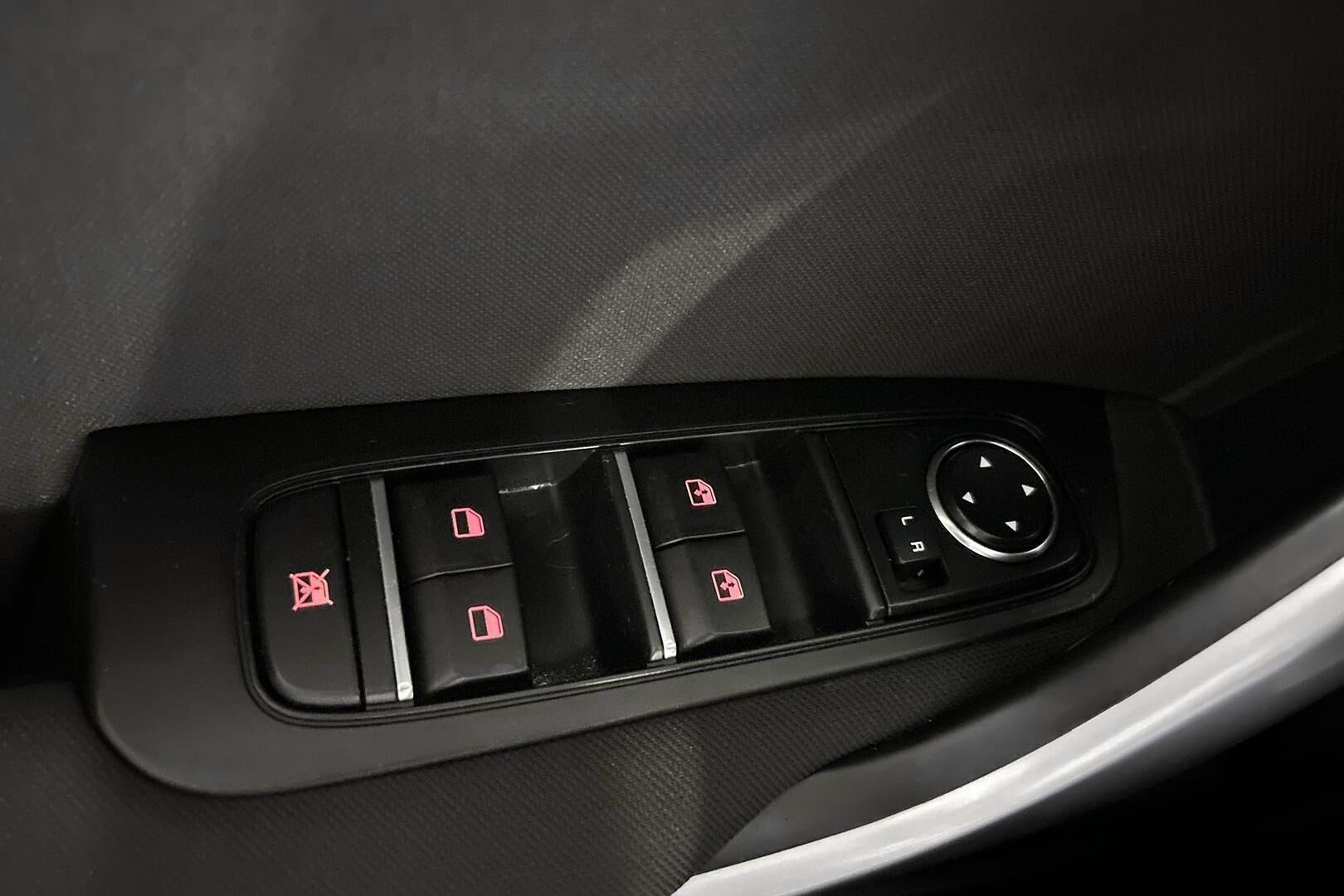 Kia Ceed iso kuva 22