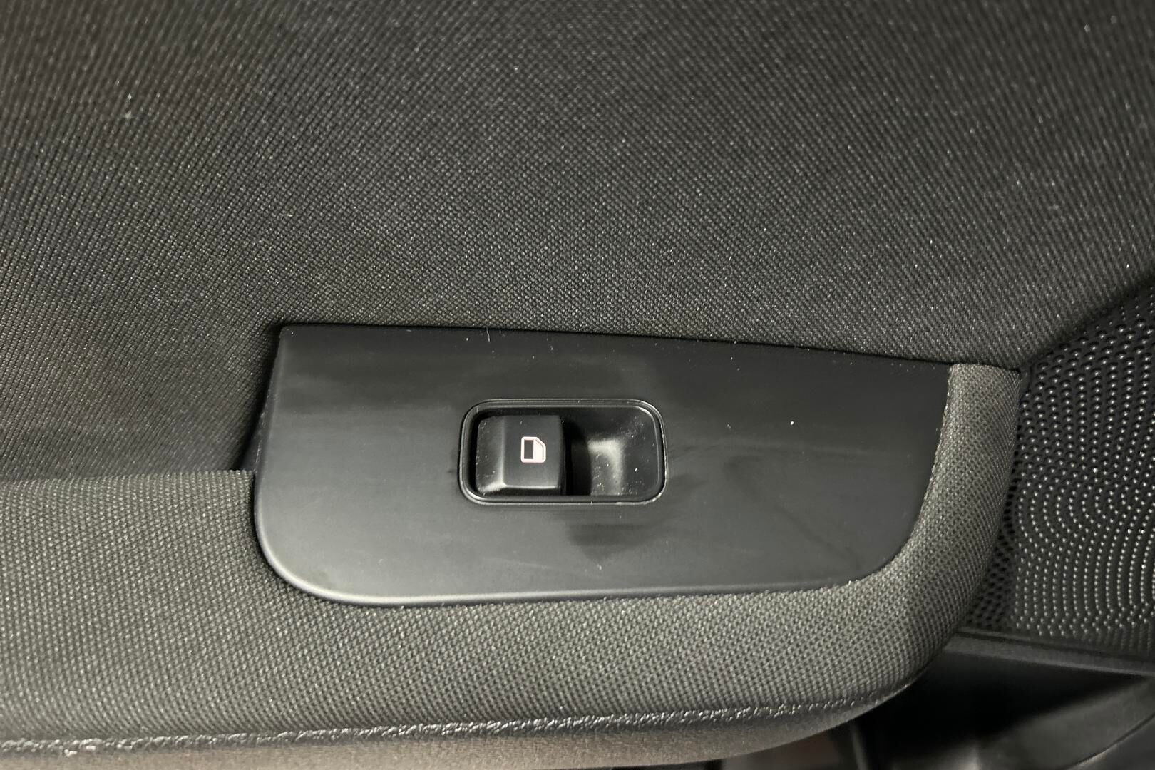 Kia Ceed iso kuva 24