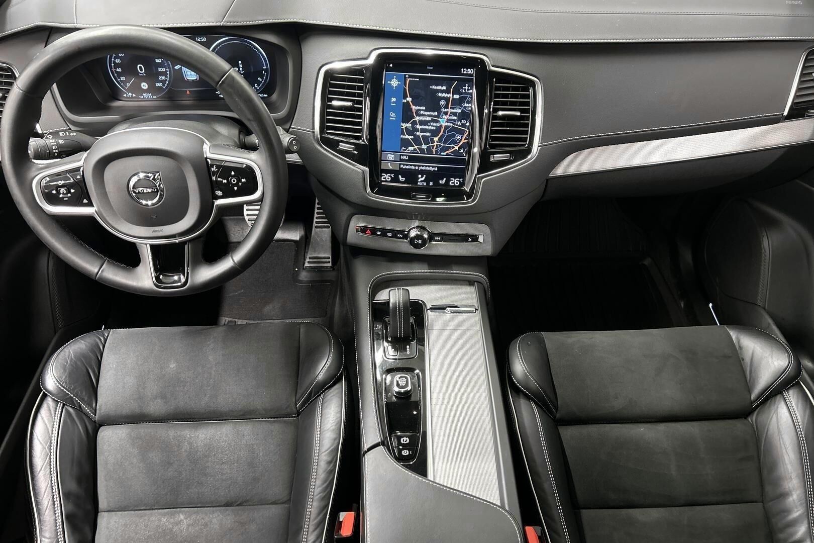 Volvo XC90 iso kuva 11