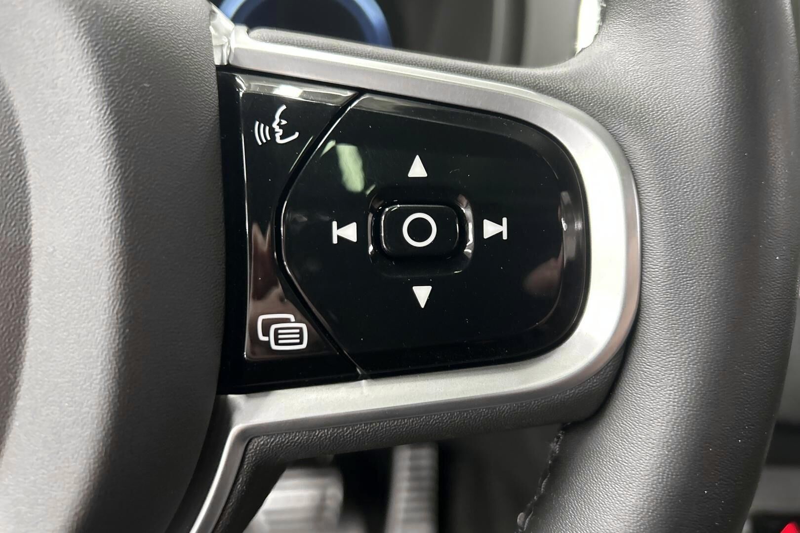 Volvo XC90 iso kuva 18