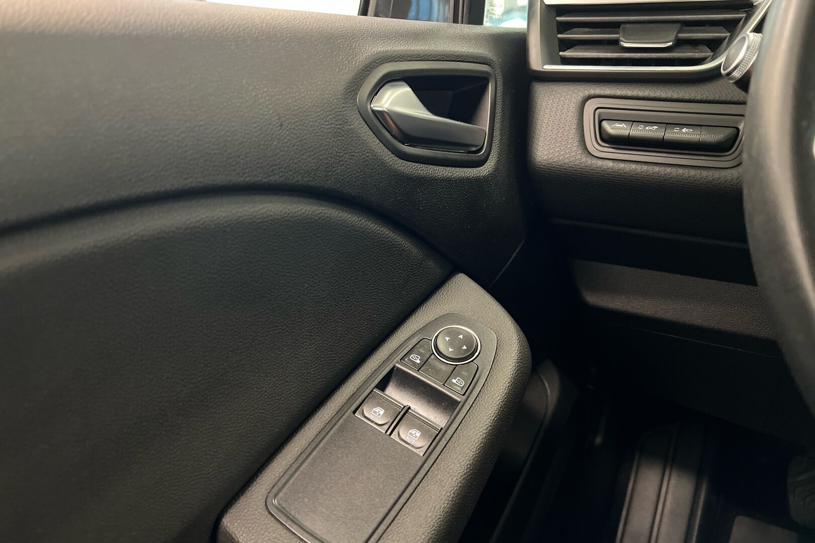 Renault Clio iso kuva 17