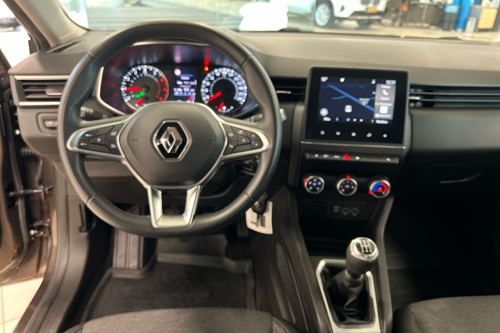 Renault Clio iso kuva 16
