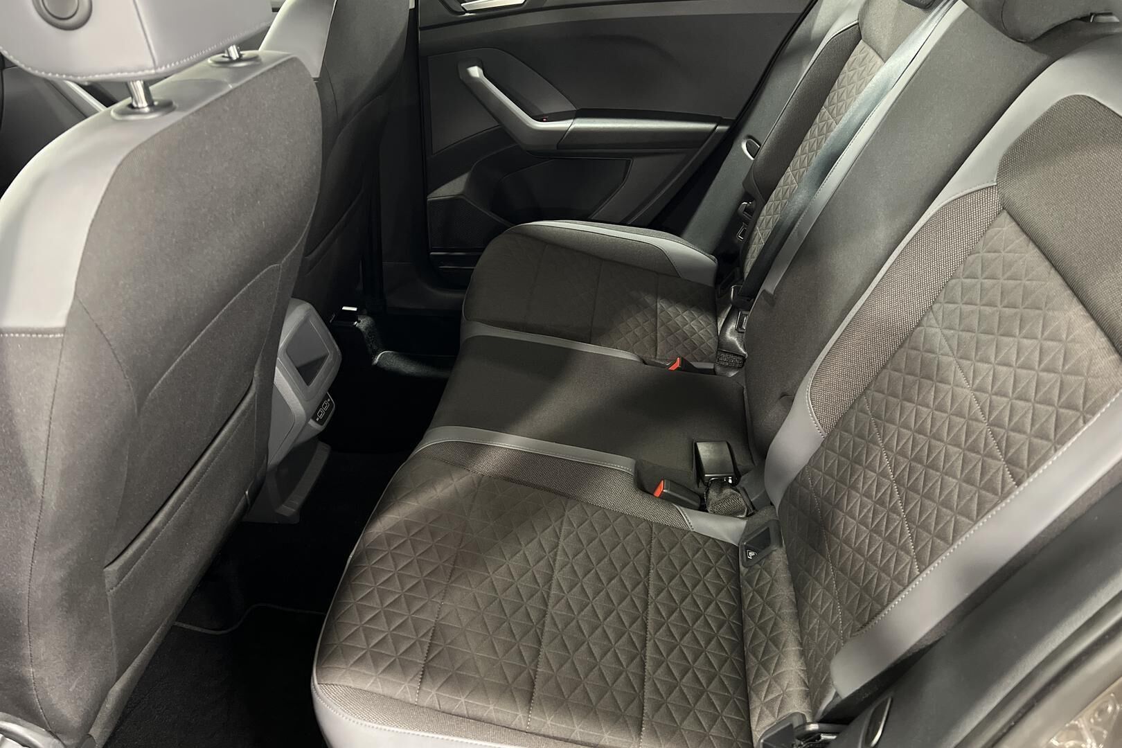 Volkswagen T-Cross iso kuva 10