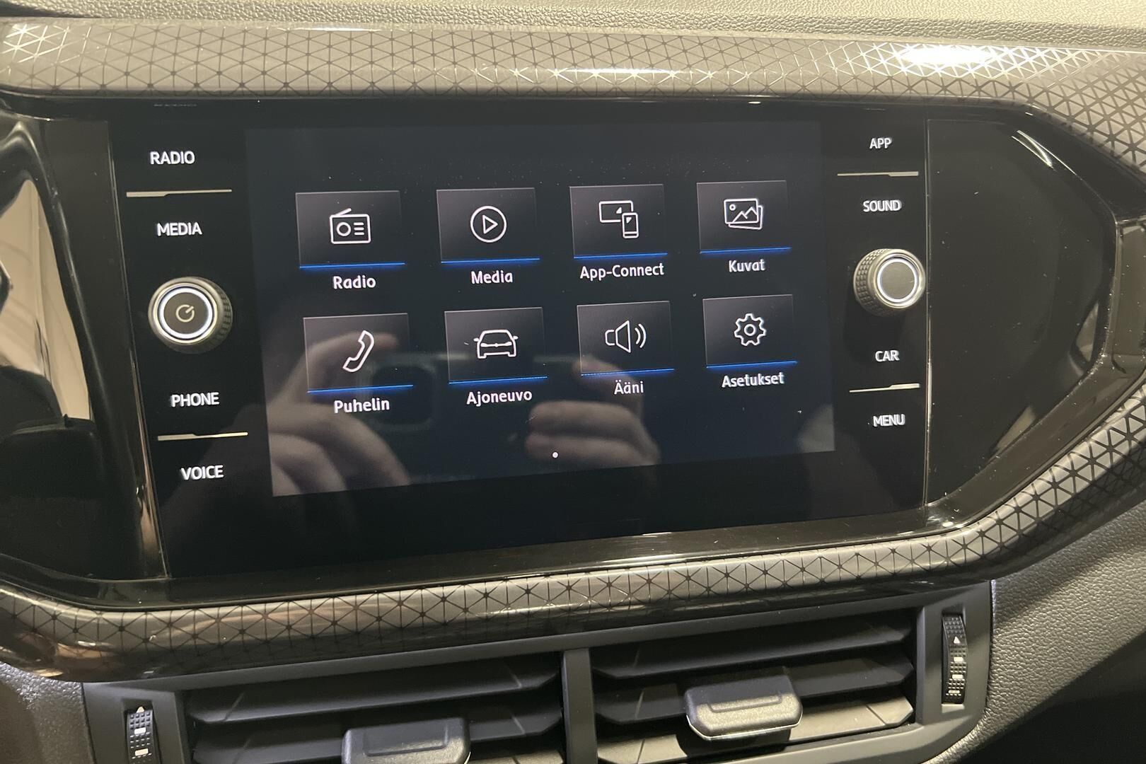 Volkswagen T-Cross iso kuva 16