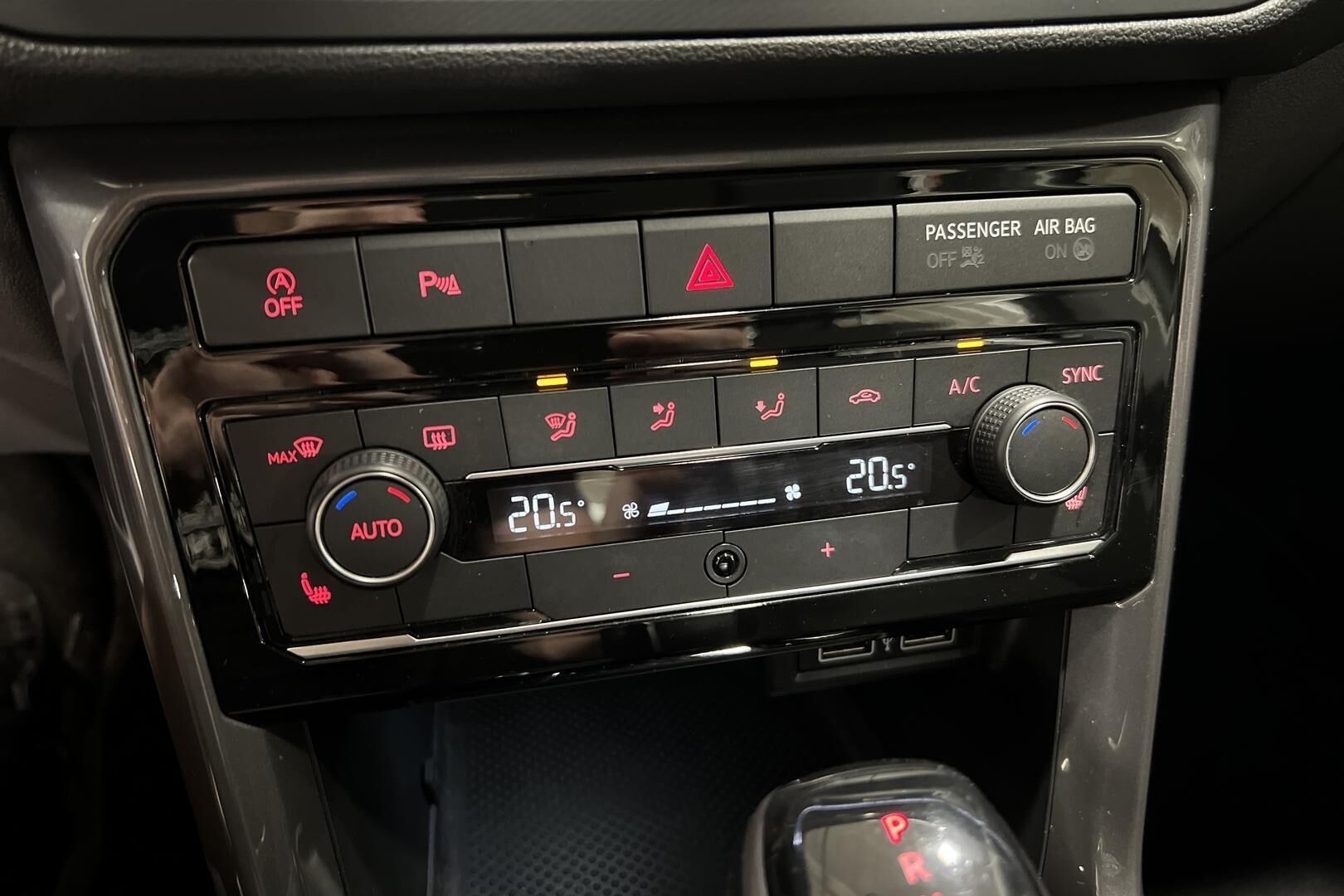 Volkswagen T-Cross iso kuva 17