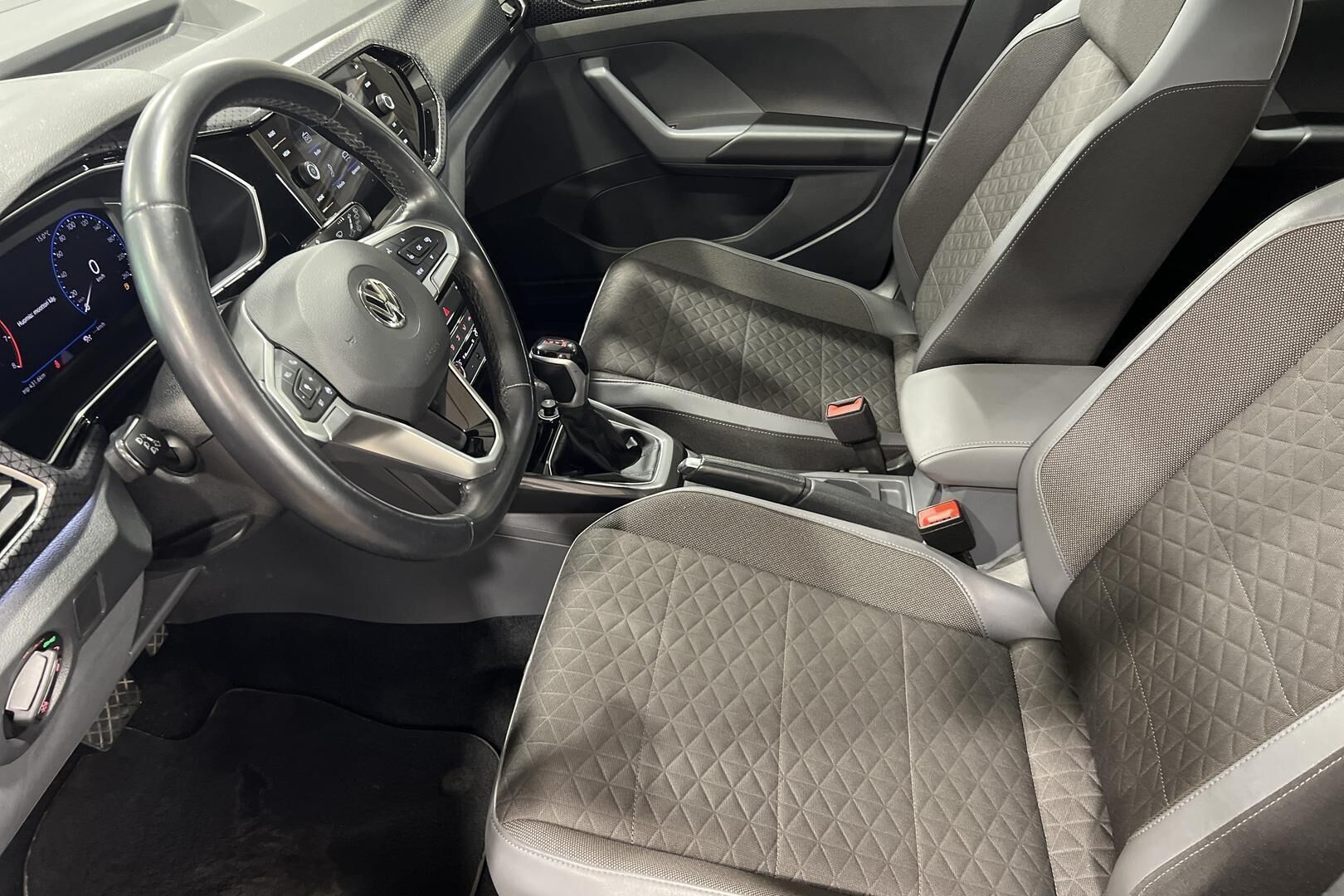 Volkswagen T-Cross iso kuva 9