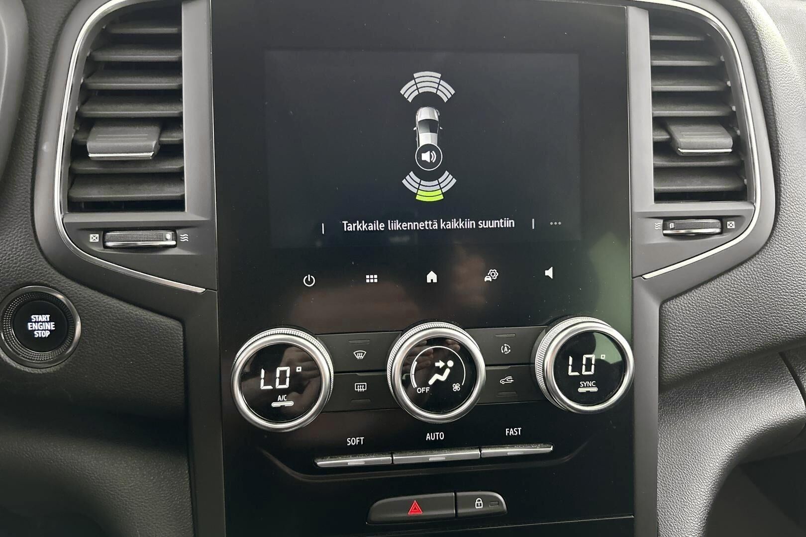 Renault Megane iso kuva 15