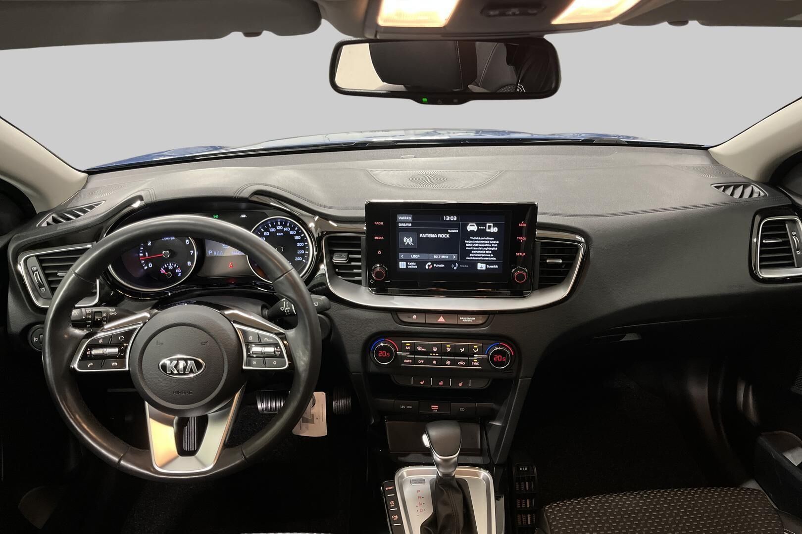 Kia Ceed iso kuva 13