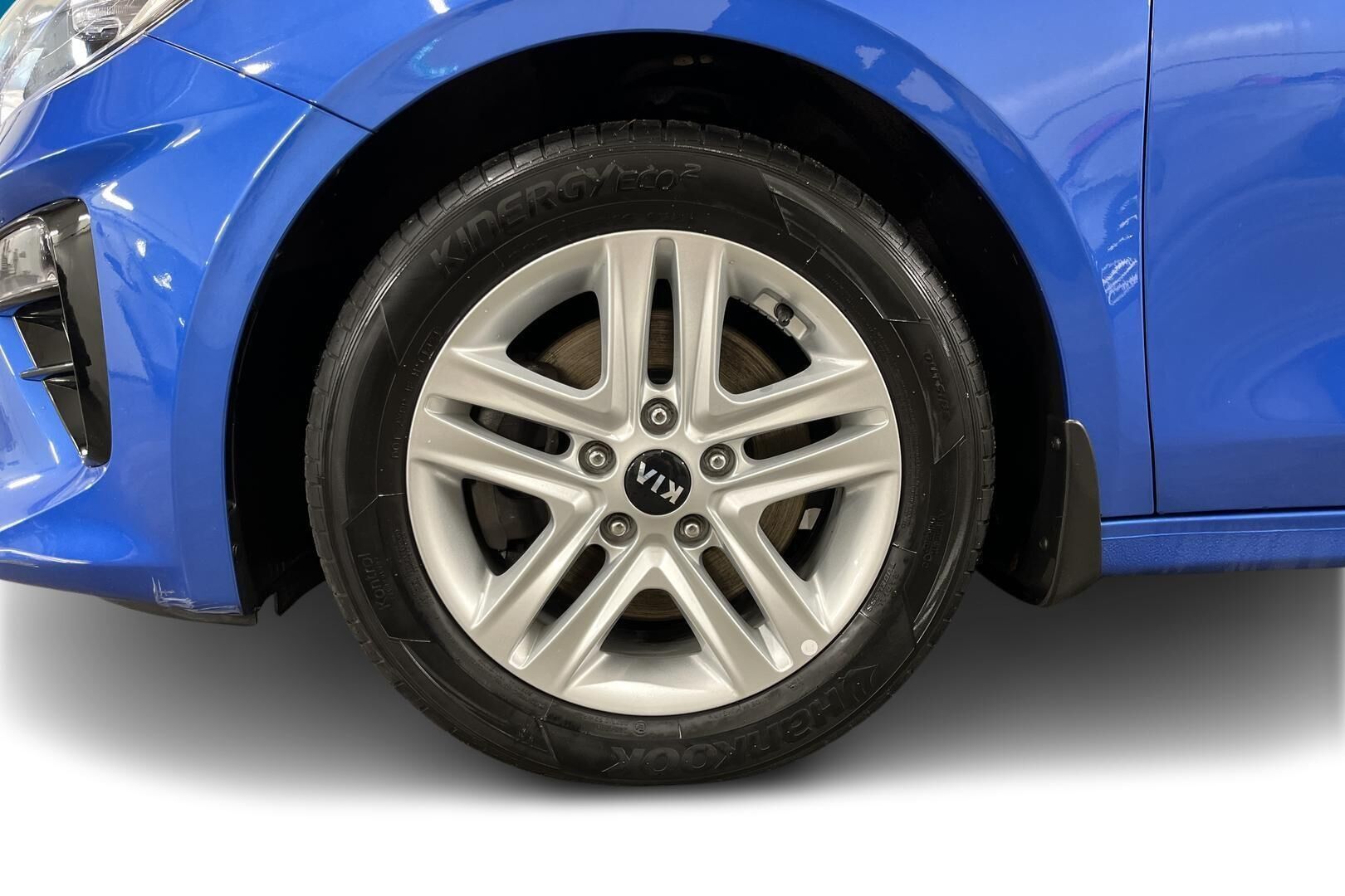 Kia Ceed iso kuva 15