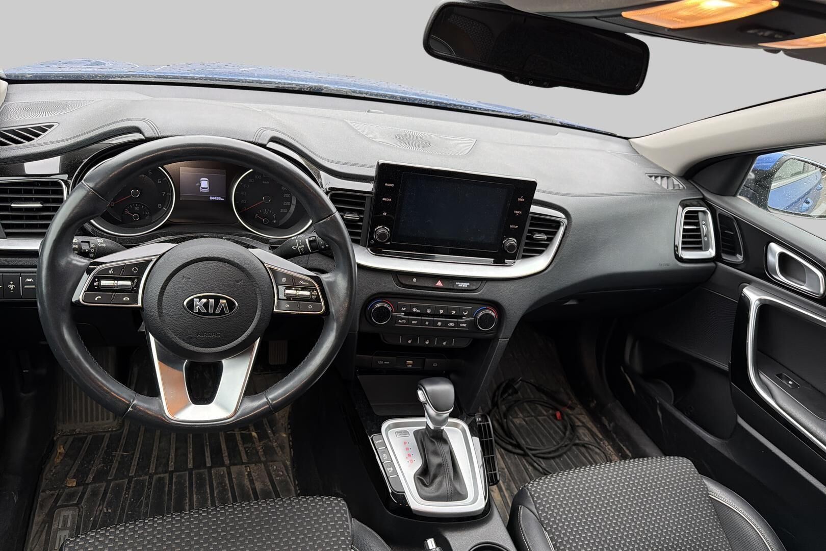 Kia Ceed iso kuva 2