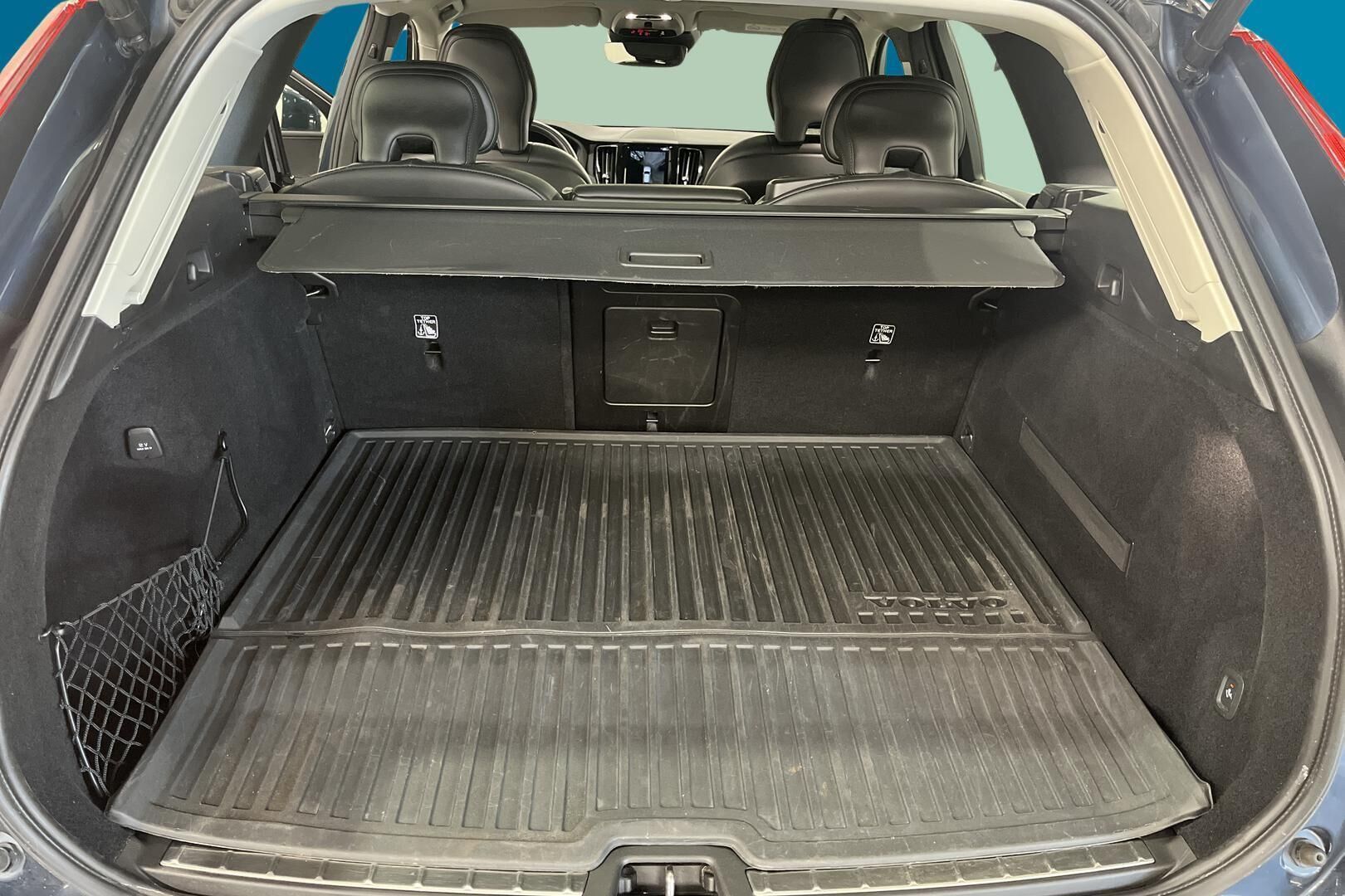 Volvo XC60 iso kuva 11
