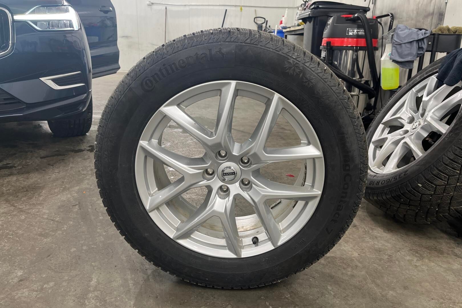 Volvo XC60 iso kuva 13