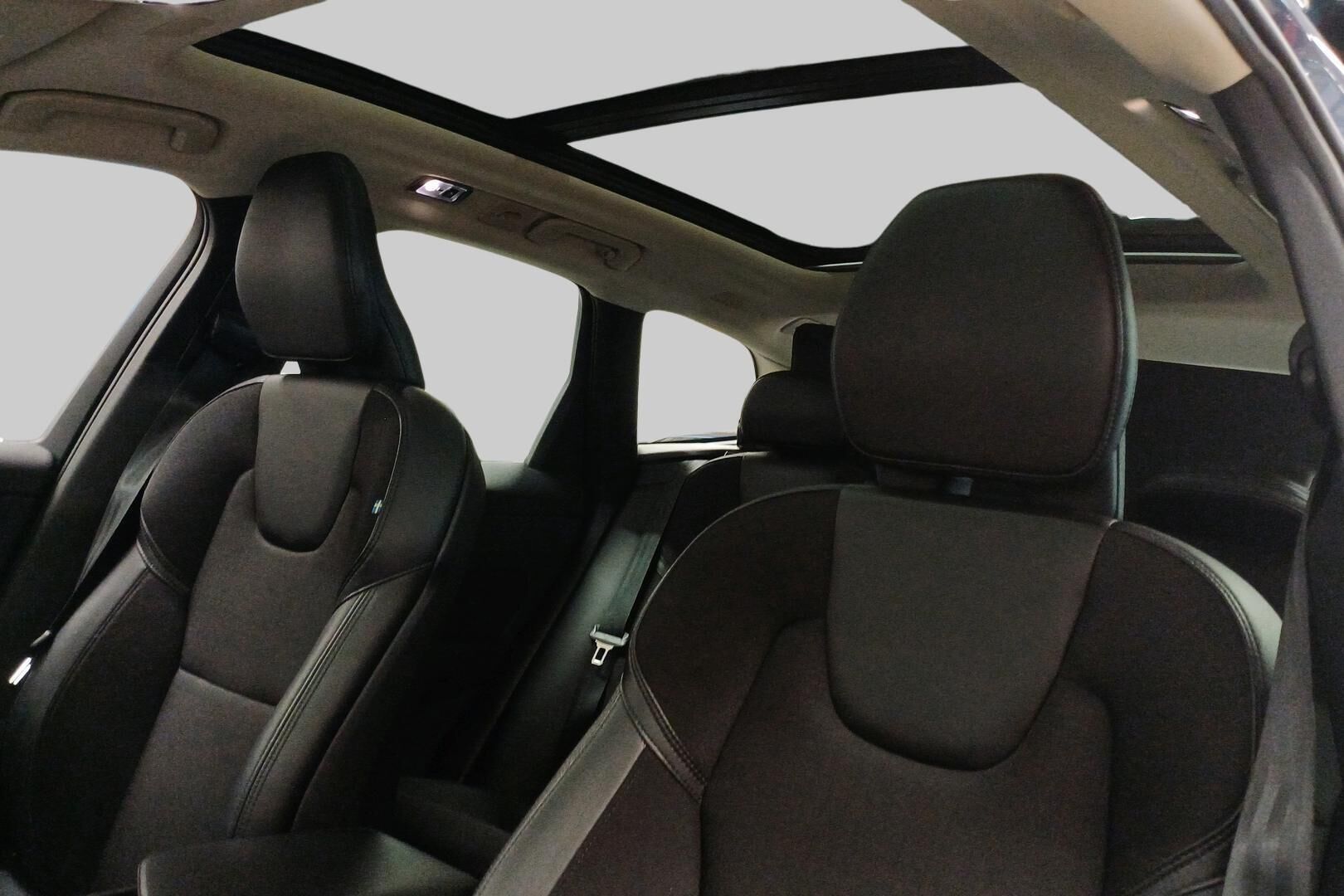 Volvo XC60 iso kuva 14