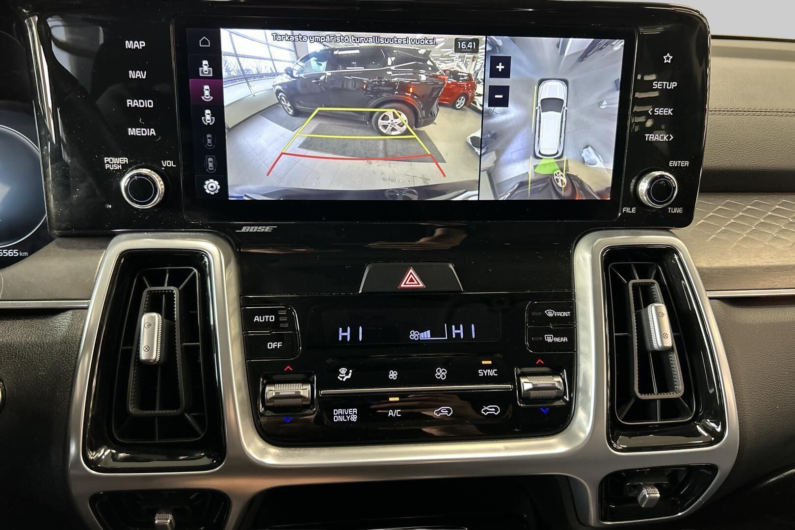 Kia Sorento iso kuva 17